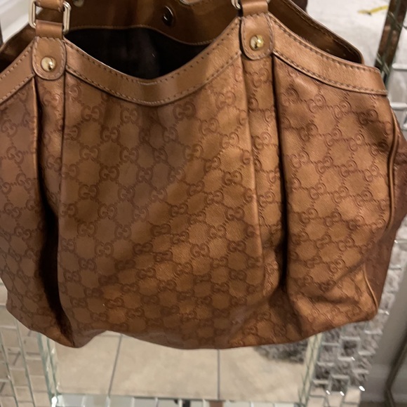 Large glossy metallic bronze Gucci hobo bag. - Picture 3 of 10